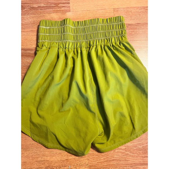 Women's Nike Dri-Fit Ultra High-Waisted Brief-Lined Shorts. Olive Green. Size xs - Picture 2 of 6